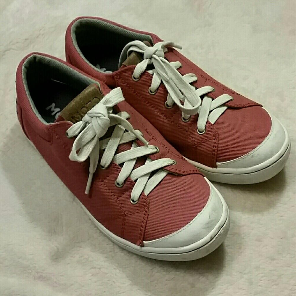 MOZO Red Casual Sneaker